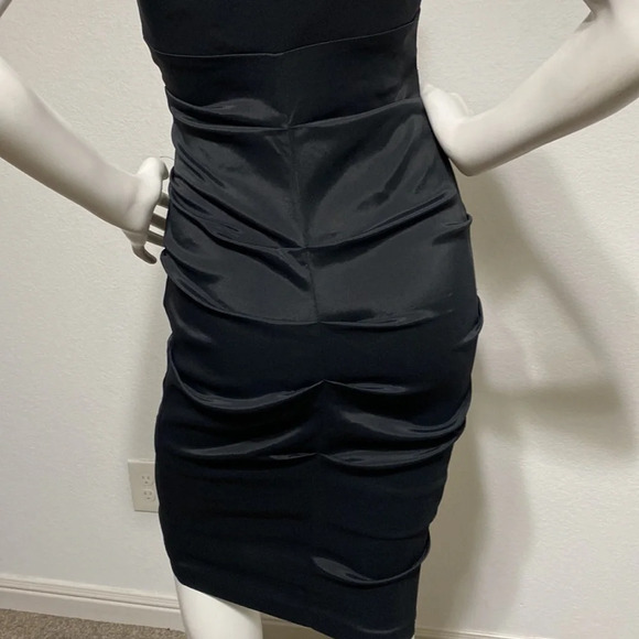 Xscape by Joanna Chen One-Shoulder Ruched Midi Dress - Size 6 - Picture 6 of 9